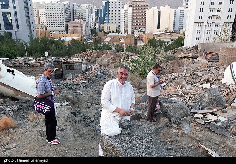 جمع آوری سنگ برای رمی جمرات + عکس