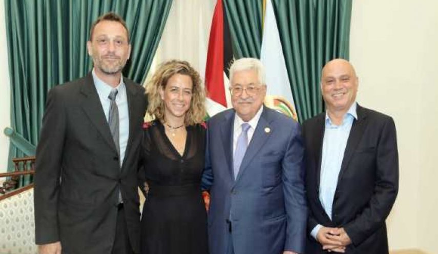 دختر اسرائیلی که مورد استقبال عجیب محمود عباس قرار گرفت که بود؟+عکس