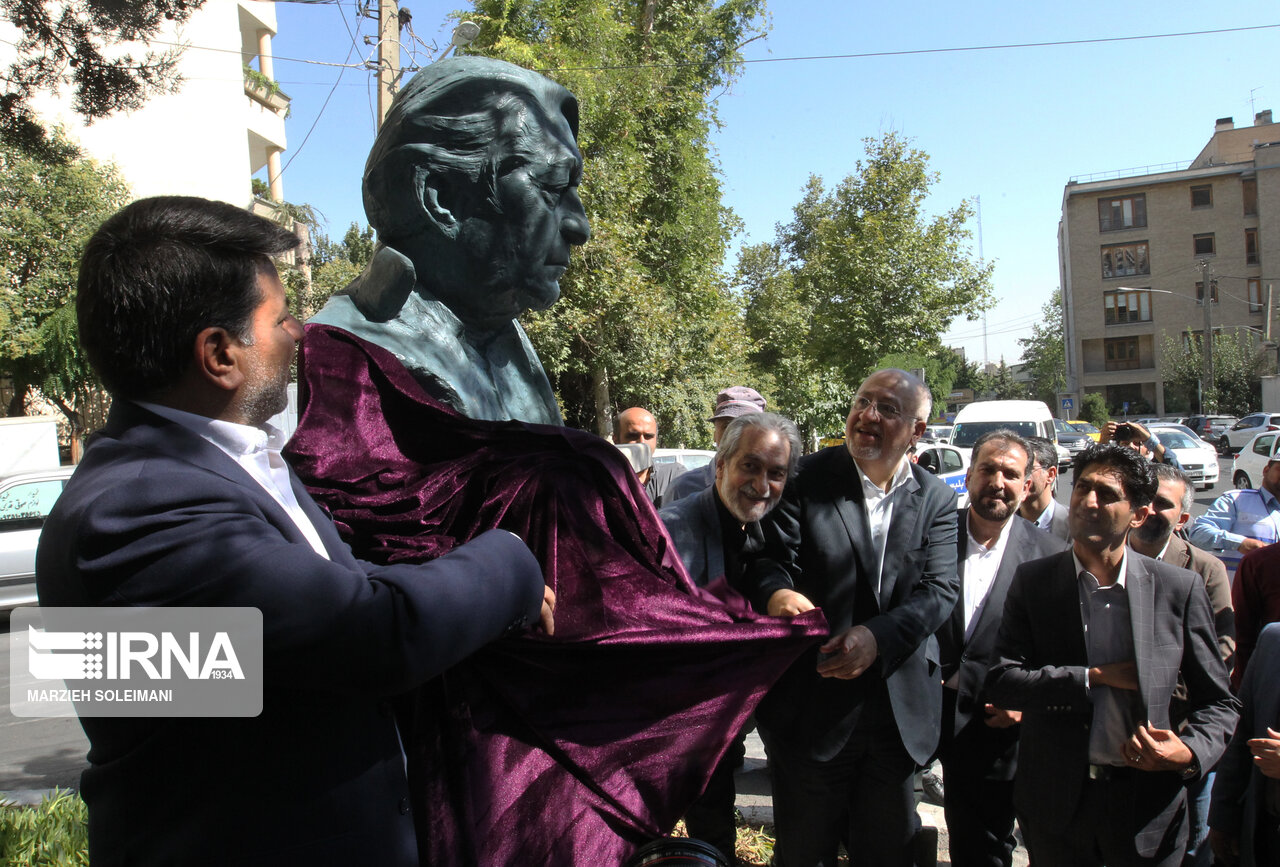 تصاویر رونمایی از سردیس و خیابان عزت‌الله انتظامی
