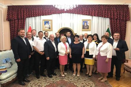 بی حرمتی و قانون شکنی در سفارت ایران در مجارستان + عکس