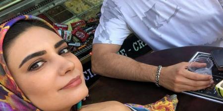 فرزاد فرزین و لیندا کیانی در یک بستنی فروشی! + ‌عکس