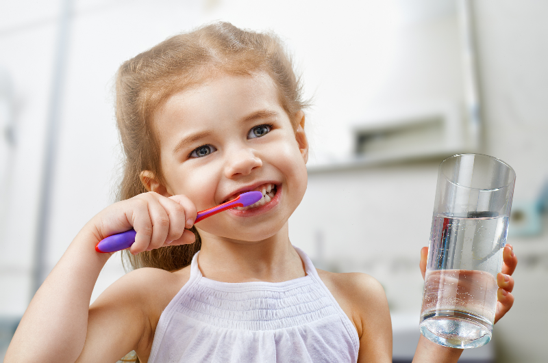 علل لکه‌ های دندانی در کودکان چیست ؟