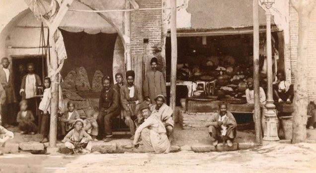 نانوایی سنگک قدیمی و آجیل فروشی در تهران قدیم + عکس