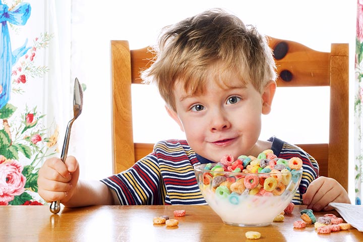  خوراکی‌هایی که کودکتان را بیش فعال می‌کنند+ علائم و درمان بیش فعالی