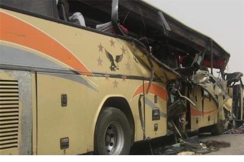  35 نفر مصدوم و فوتی در حادثه واژگونی اتوبوس در آزاد راه کاشان-قم