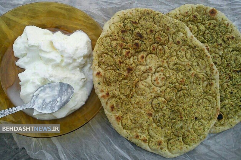 بهترین غذای بین راهی: نان و ماست محلی 
