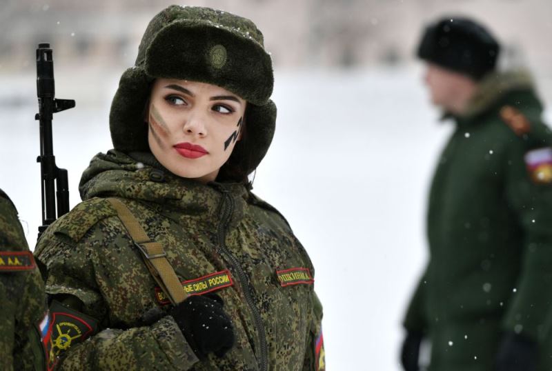 یکی از زیبا‌ترین سربازان زن ارتش روسیه + عکس
