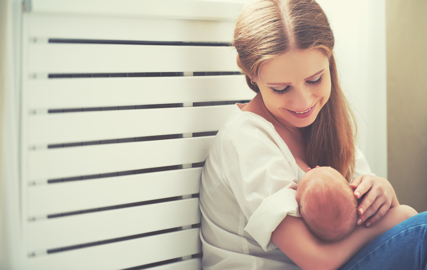 چگونه تشخیص دهیم که شیر مادر برای نوزاد کافی است؟ 