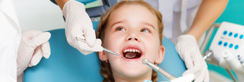 رشد دندان های کودکان تا چند سالگی کامل می شود؟