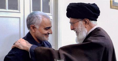  تصویر منتشرنشده از سرلشکر قاسم سلیمانی در محضر رهبر انقلاب + عکس