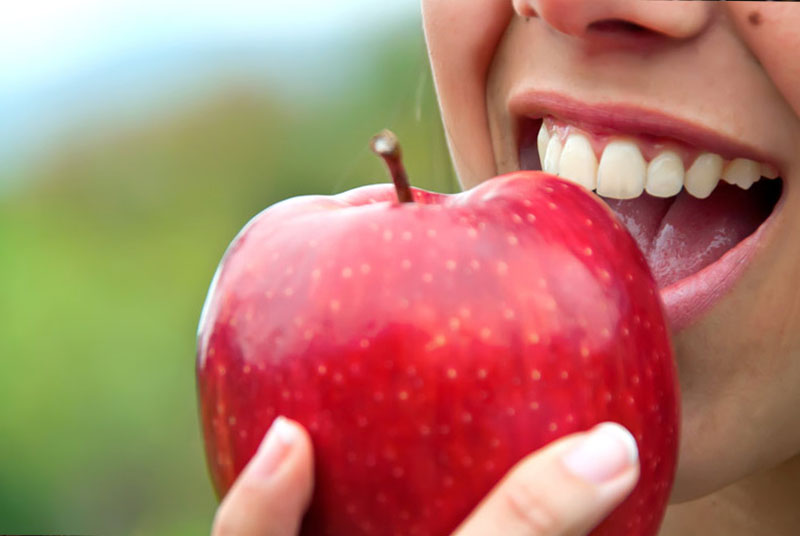  بهترين و بدترين خوراكي ها براي سلامت دهان و دندان