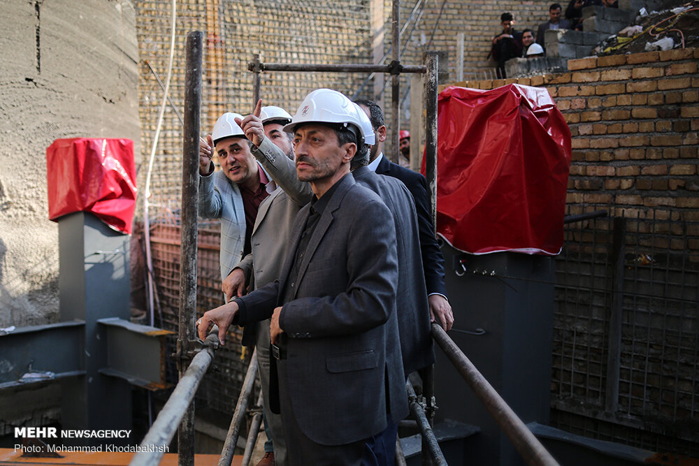 بازدید فتاح از بازسازی ساختمان پلاسکو + عکس