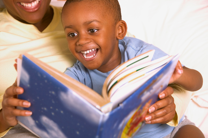 چرا باید برای کودکان کتاب بخوانیم؟