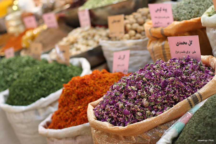  عطارها حق تجویز و درمان بیماری را ندارند / عوارض خودسرانه داروهای گیاهی 