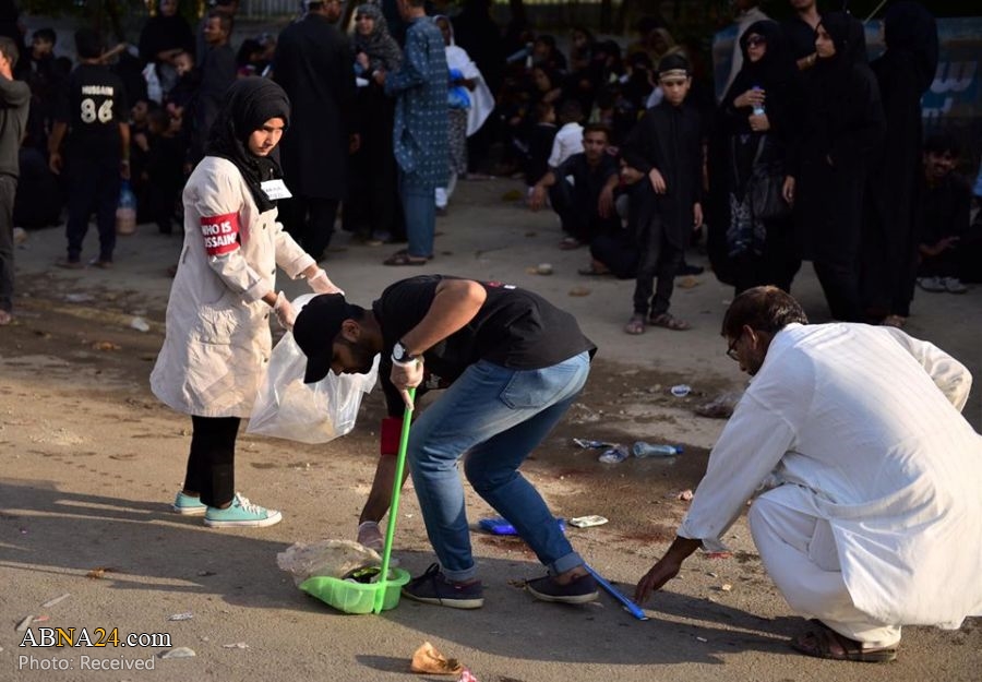 نظافت خیابان‌های کراچی پاکستان از سوی اعضای «حسین کیست؟» + عکس
