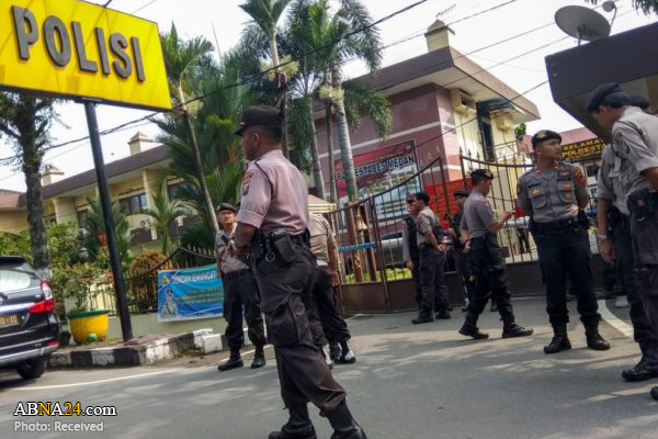 حمله انتحاری یک تروریست در اندونزی + عکس