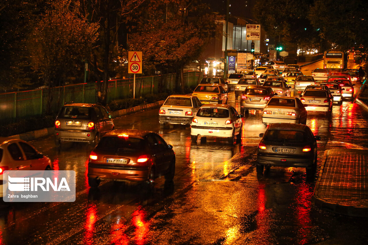 شب بارانی در اصفهان + عکس