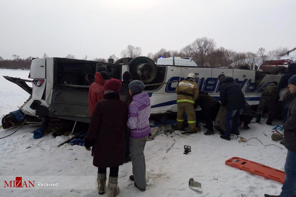 واژگونی وحشتناک اتوبوس در روسیه + عکس