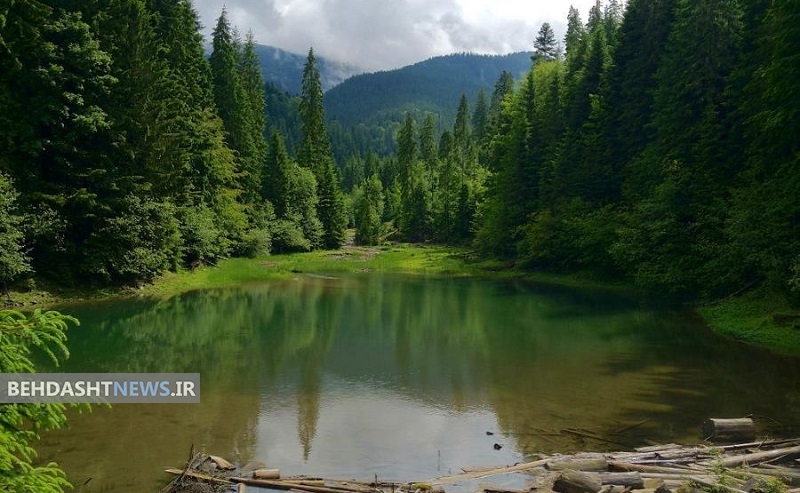 زندگی‌دوستی در مقابل مرگ‌پرستی