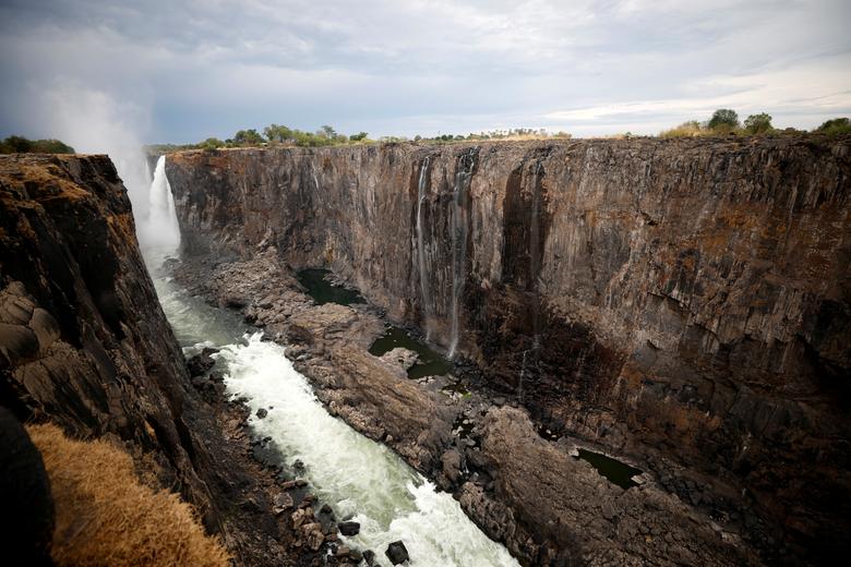 بلای خشکسالی بر سر آبشار ویکتوریا + عکس
