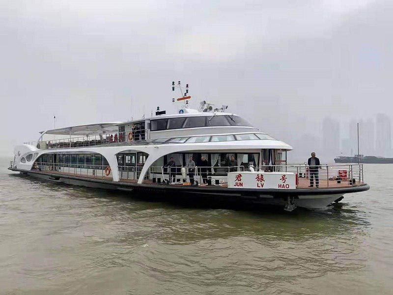 اولین کشتی مسافربری تمام برقی ساخت چین + عکس