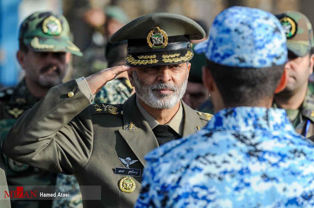 احترام نظامی سرلشکر موسوی در برابر سرباز + عکس