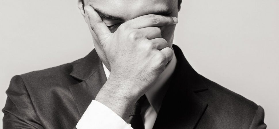 ۱۰ نشانه برای اینکه شما زیادی عذرخواهی می‌کنید