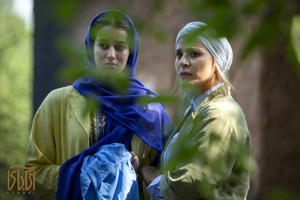 پوشش عجیب در سحر دولتشاهی در «آتابای» 