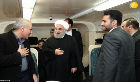 گفتگوی روحانی با مسافران متروی هشتگرد + عکس