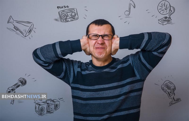 شنیدن موسیقی با صدایی بالاتر از حد مجازبه سلامت دستگاه شنوایی آسیب می زند.