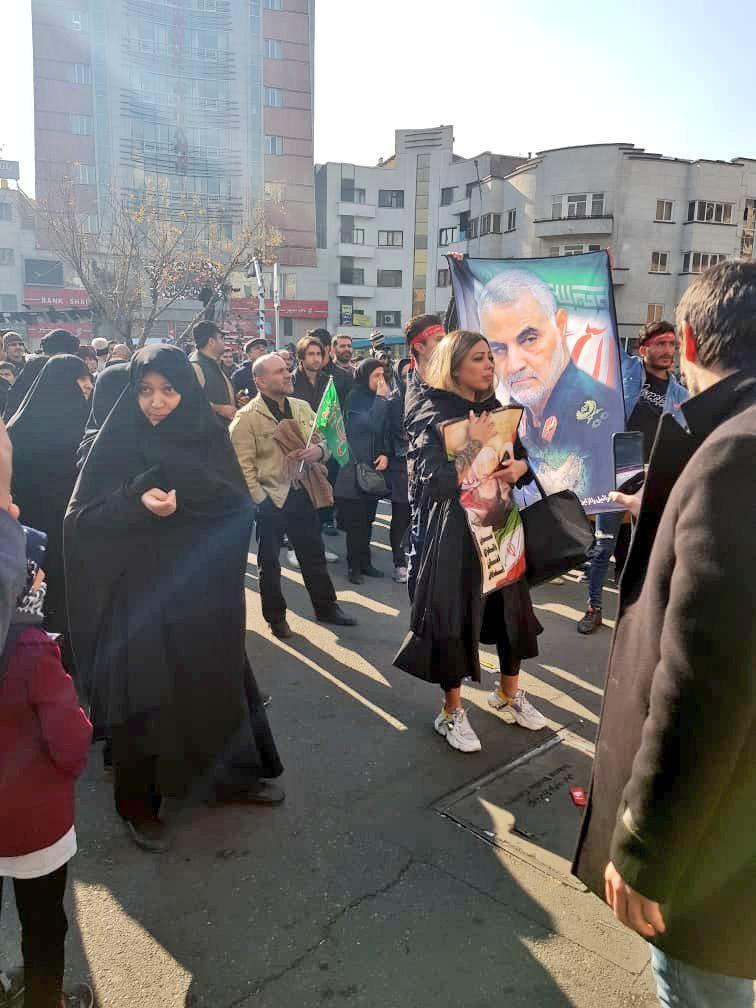 بازتاب گسترده حجاب ز‌نی  در مراسم تشییع حاج قاسم سلیمانی! + عکس