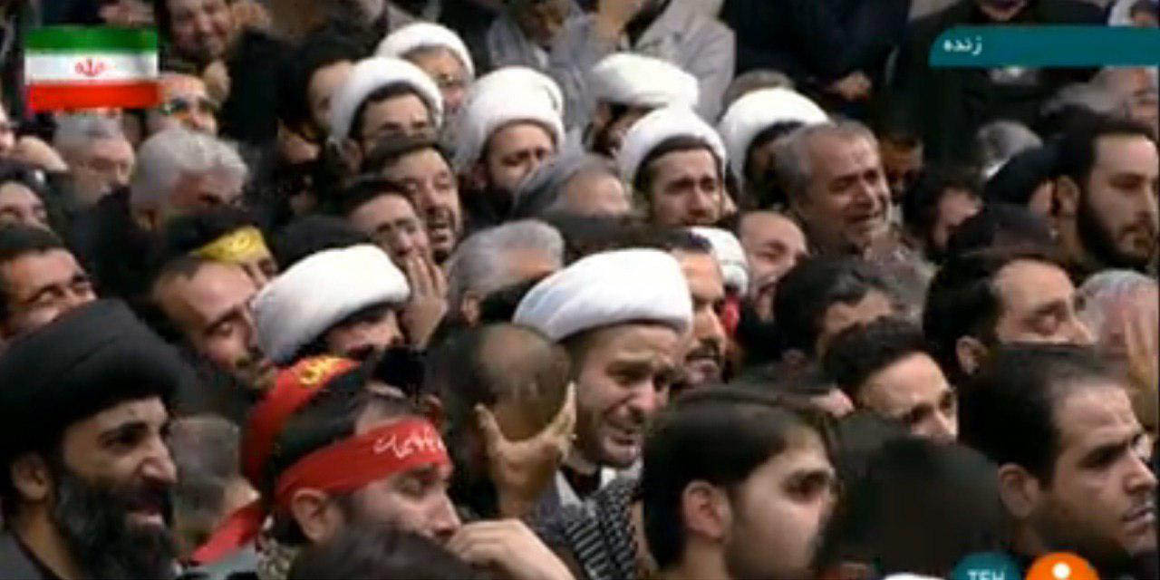 اشک‌های مردم هنگام توصیف شخصیت شهید حاج قاسم توسط رهبر انقلاب + عکس