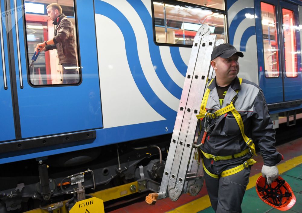 قطارهای مترو مسکو را چطور تمیز می کنند؟ + عکس