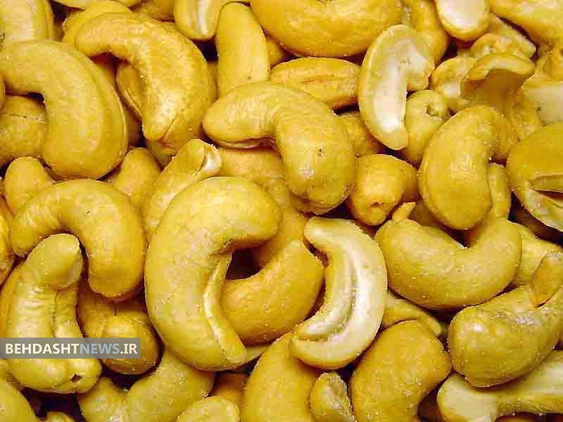 بادام هندی، سرشار از روی و آهن  
