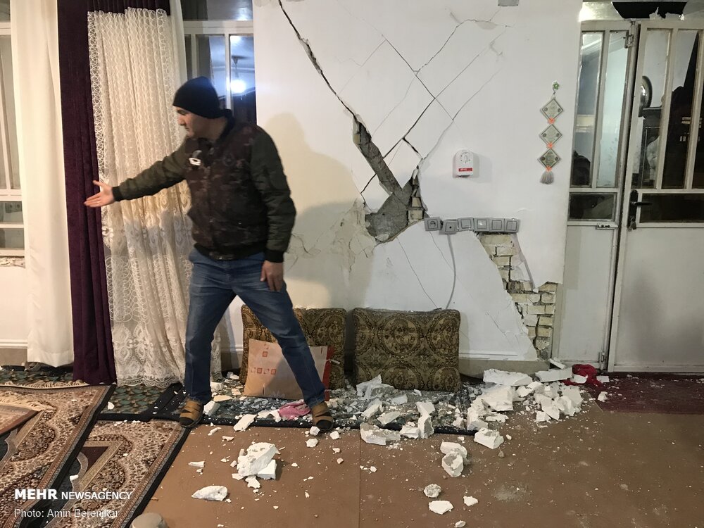 احوالات خانواده شیرازی پس از زلزله ۵.۴ ریشتری + عکس