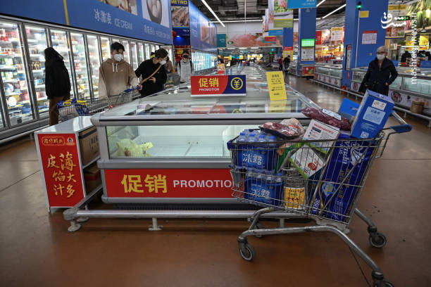 هجوم مردم چین به فروشگاه‌ها + عکس