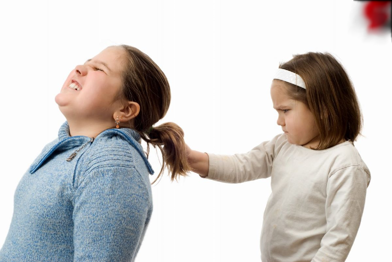  برای مقابله با حسادت کودکان چکار کنیم؟+ ترفند
