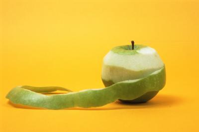 خواص پوست سیب در پیشگیری از سرطان 