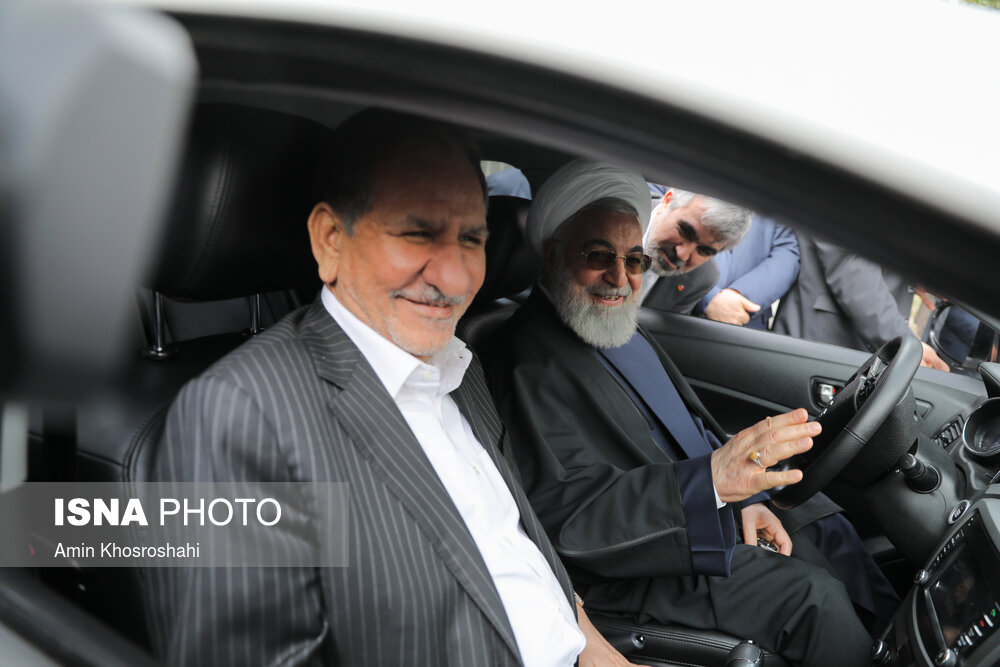 روحانی و جهانگیری پشت رل خودروی ایرانی + عکس
