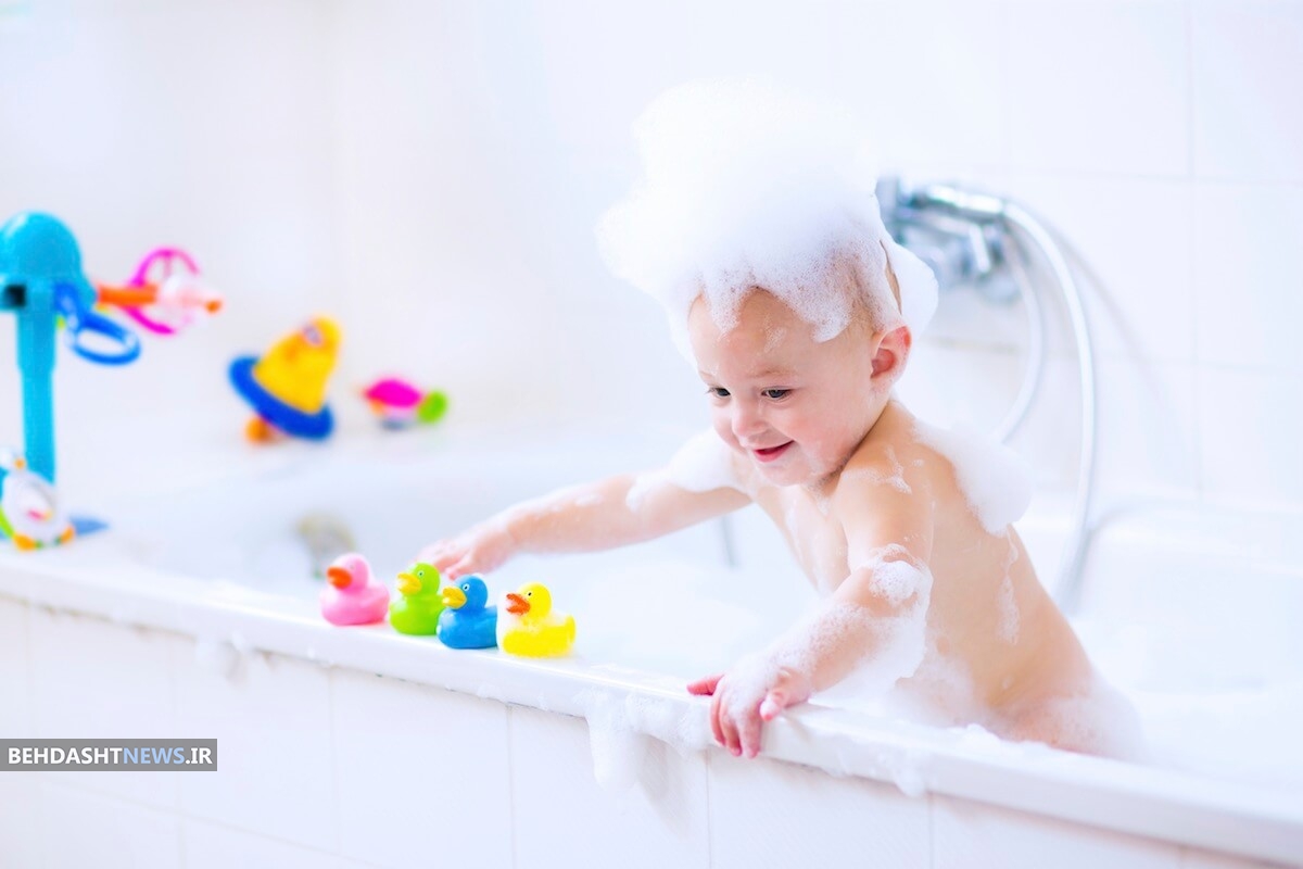 حمام بردن نوزاد در شب بهتر است یا روز؟