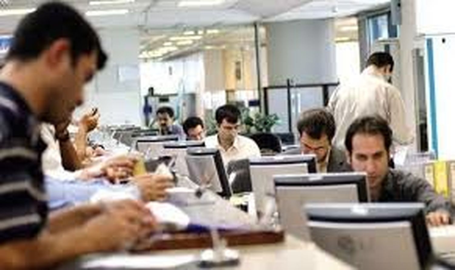  کارمندان ادارات تهران شیفت بندی می شوند