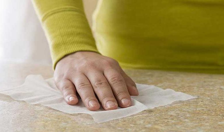 دستمال مرطوب گزینه مناسبی برای ضدعفونی کردن دست‌ها یا سطوح است؟ 