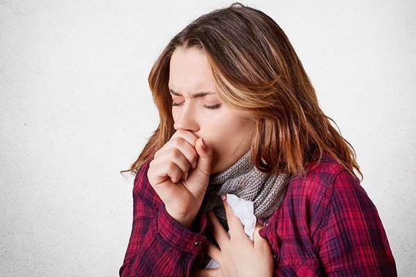 در تشخیص کرونا علامت تنگی نفس  مهم تر است یا درجه تب بیمار؟