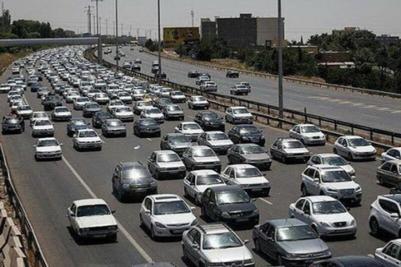 خبر نا امید کننده: ترافیک آزادراه تهران ـ قم نیمه‌ سنگین است +تصویر