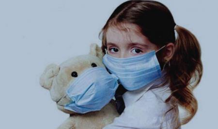 کودک ۳ ساله سمیرمی کرونا گرفت +عکس