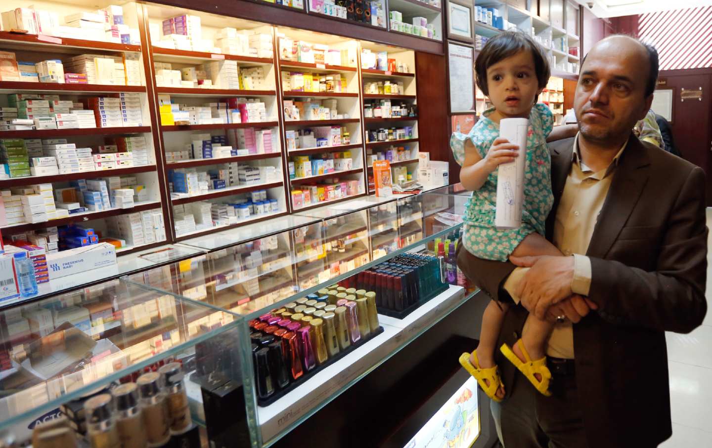 ایران تنها کشور جهان است که امکان خرید دارو از خارج را ندارد