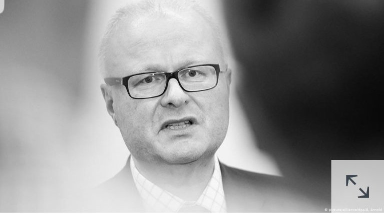 وزیر دارایی آلمان خودکشی کرد + عکس