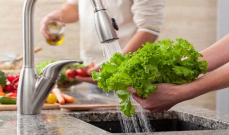 روش‌هایی برای ضدعفونی میوه و خشکبار در برابر ویروس کرونا