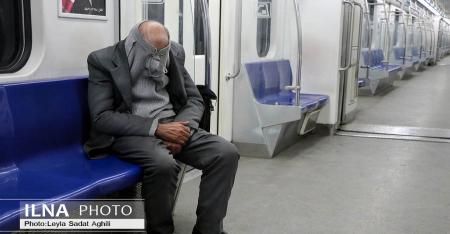 ترس از کرونا در واگن های متروی تهران + عکس