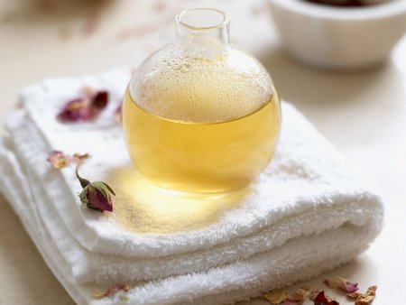 معرفی روغن های گیاهی مخصوص برای زیبایی هر چه بیشتر چهره 